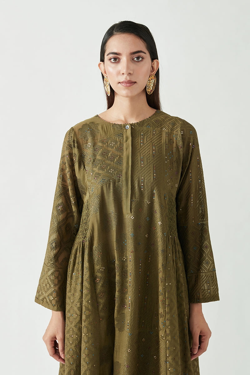 CIARA EMBROIDERED KURTA SET