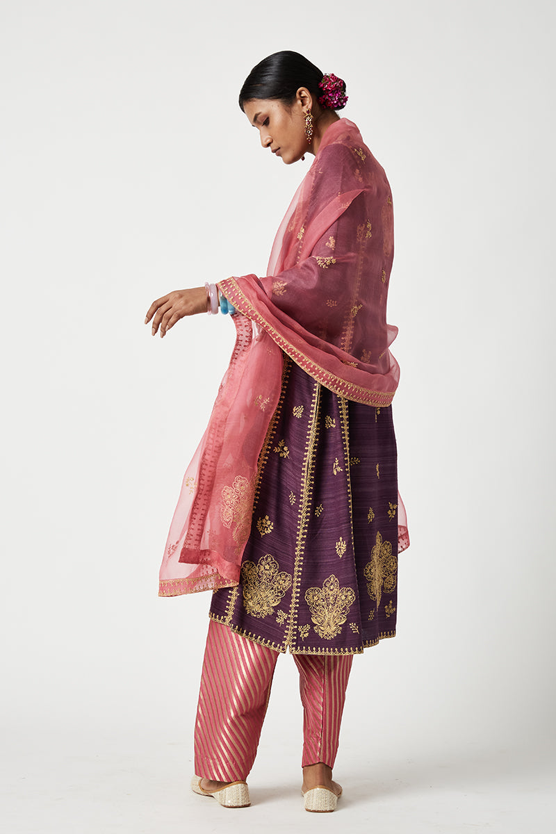 Zaina Embroidered Kurta Set (3Pcs)