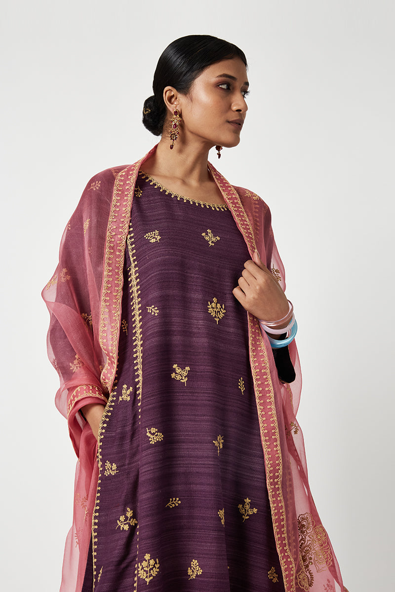 Zaina Embroidered Kurta Set (3Pcs)