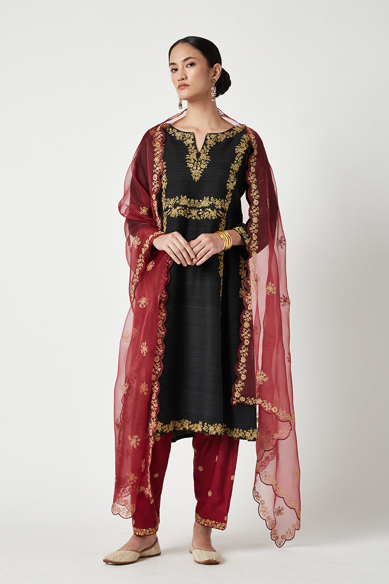Ishtar Embroidered Kurta Set (3Pcs)