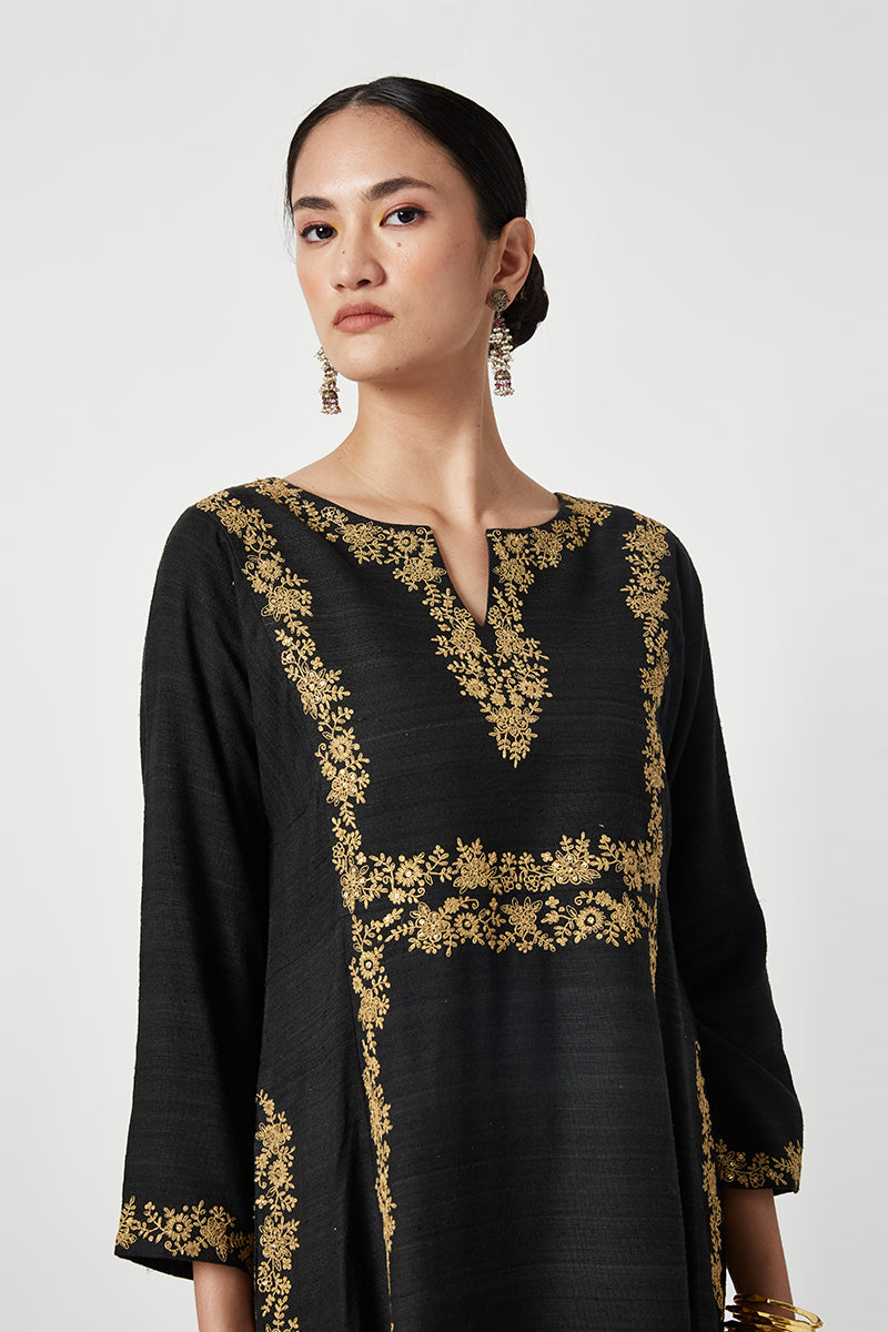 Ishtar Embroidered Kurta Set (3Pcs)