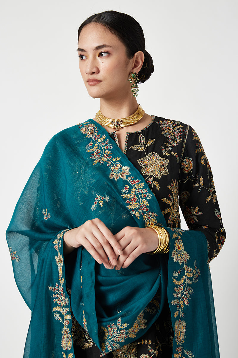 Naseem Embroidered Kurta Set (3Pcs)