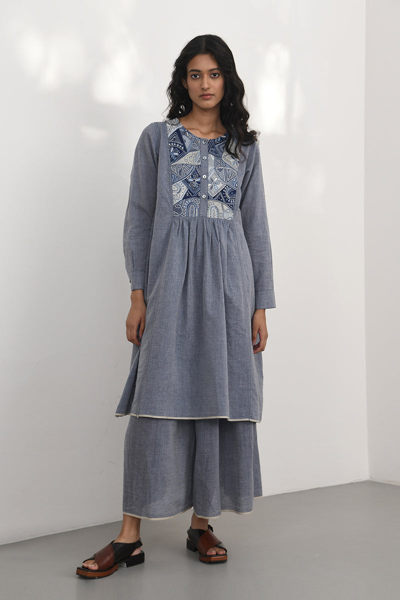 NOVARA FRONT EMBROIDERED DRESS