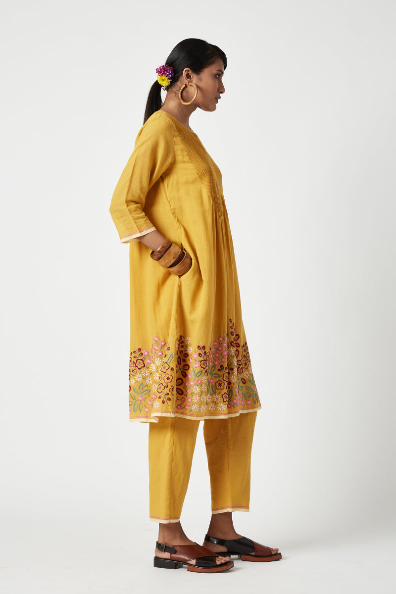 Sedum Embroidered Kurta Set (2pcs)