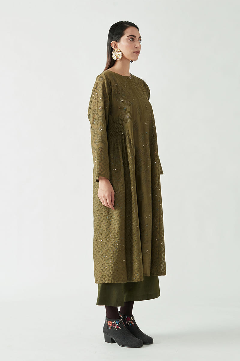 CIARA EMBROIDERED KURTA SET