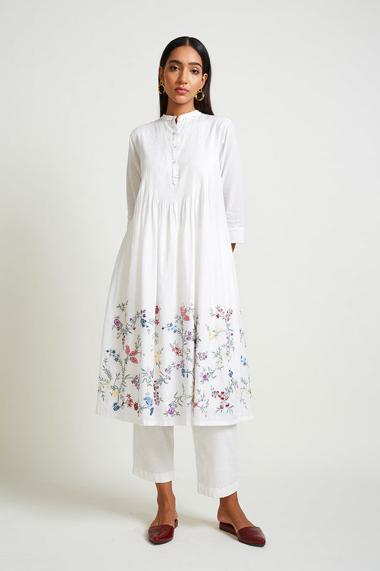ORIOLE EMBROIDERED KURTA & PANT SET (2PCS)