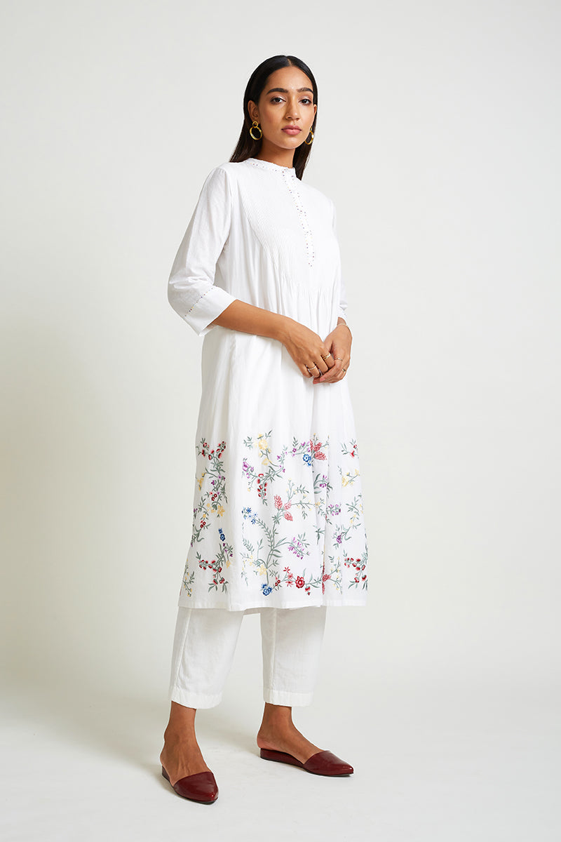 ORIOLE EMBROIDERED KURTA & PANT SET (2PCS)