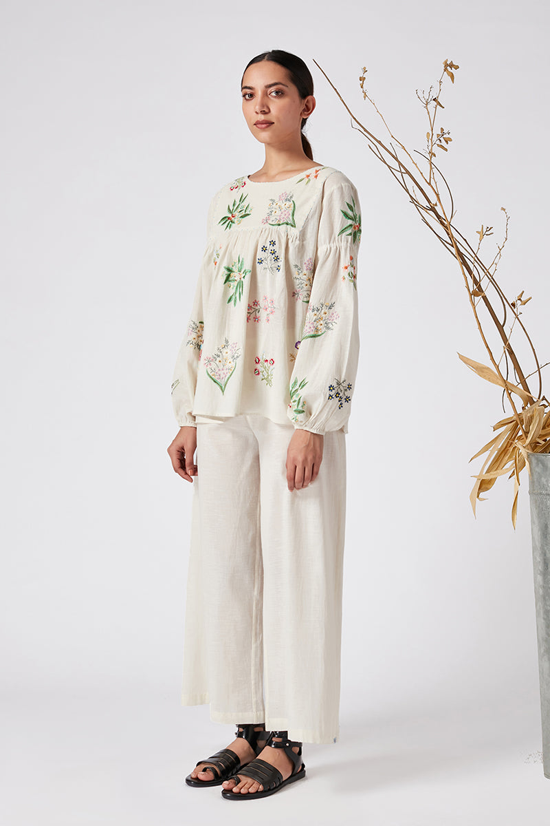 SPICATA EMBROIDERED TOP