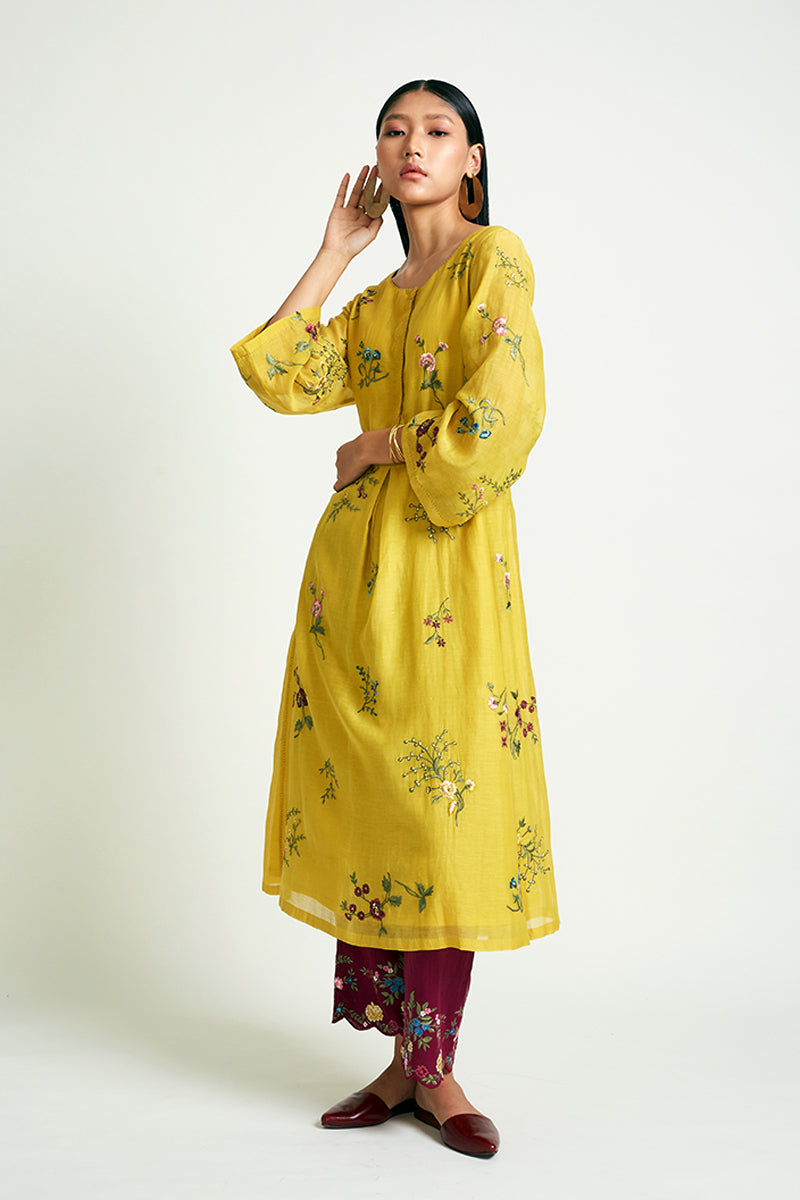 GARDENIA EMBROIDERED KURTA PANT SET (2PCS)